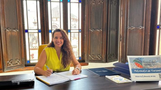Beatriz González Orce asume con «ilusión y compromiso» los retos del sector turístico