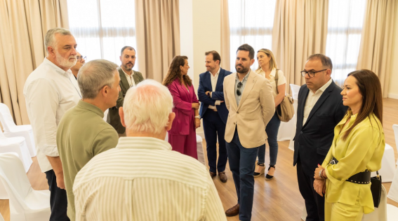 Turismo Almuñécar mantiene un encuentro con empresarios del sector y con el Delegado de Turismo