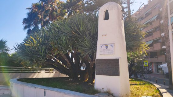 Monumento a Laurie Lee