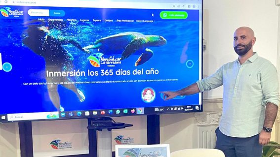 Turismo presenta a Noy, un chatbot inclusivo para usuarios con problemas de visión y personas mayores